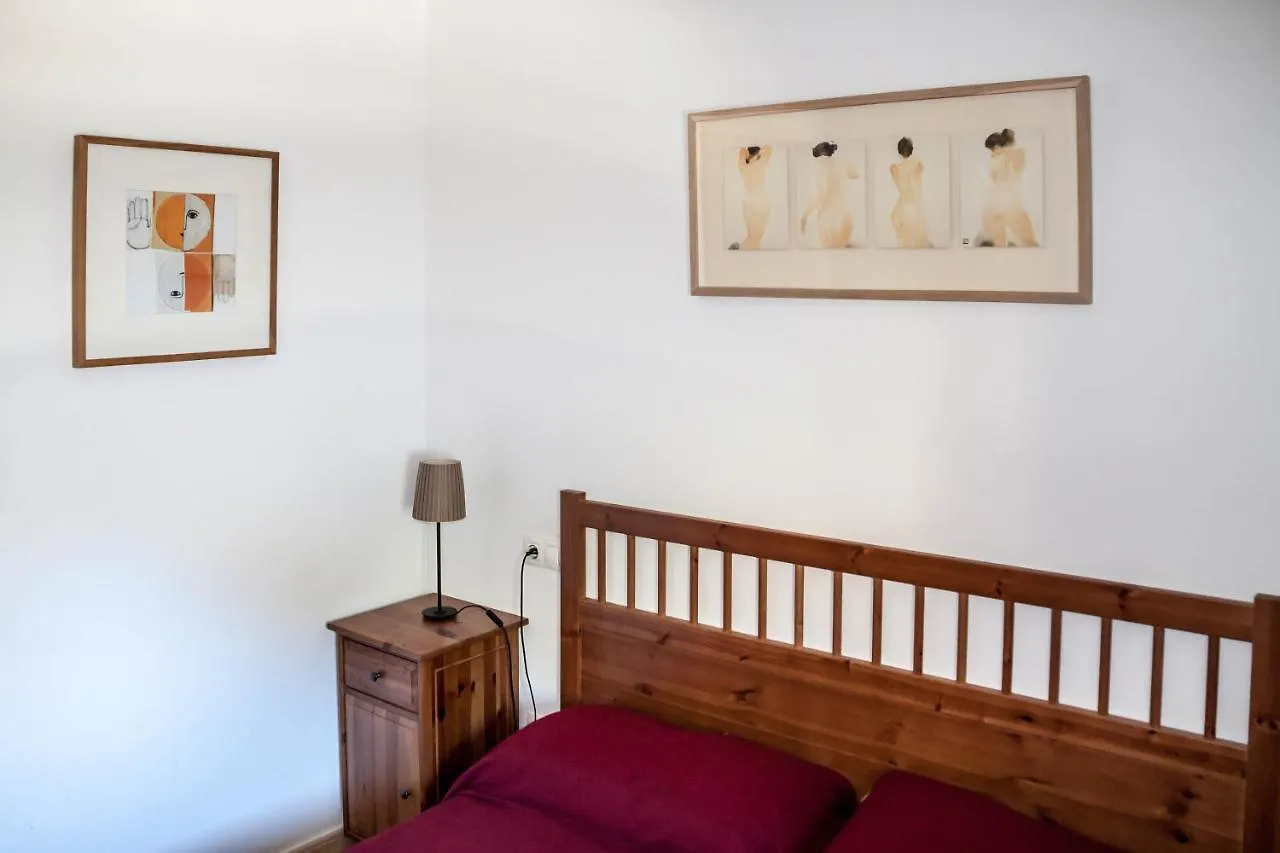 Duplex Frente A Pistas location